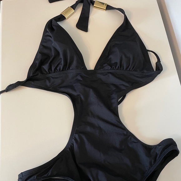 L*Space Monokini - Picture 2 of 5